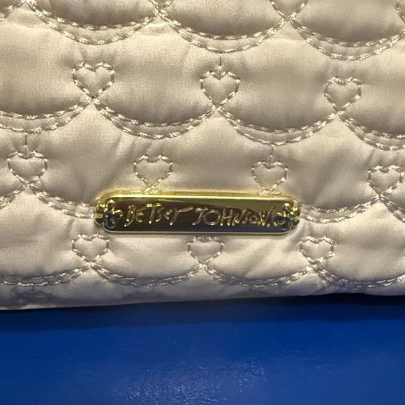 Betsey Johnson Kitsch Crab Cosmetic Bag Coral Multi BM18780 NWOT - Picture 4 of 7